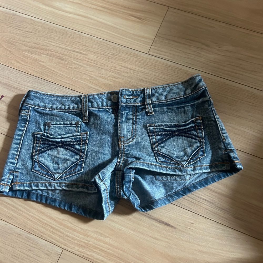 denim front pocket shorts